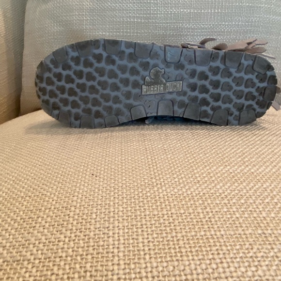 Rubber Duck Womens Light Gray Suede Casual Shoes w Fringe /Suede Laces / Size 7 - Picture 12 of 12